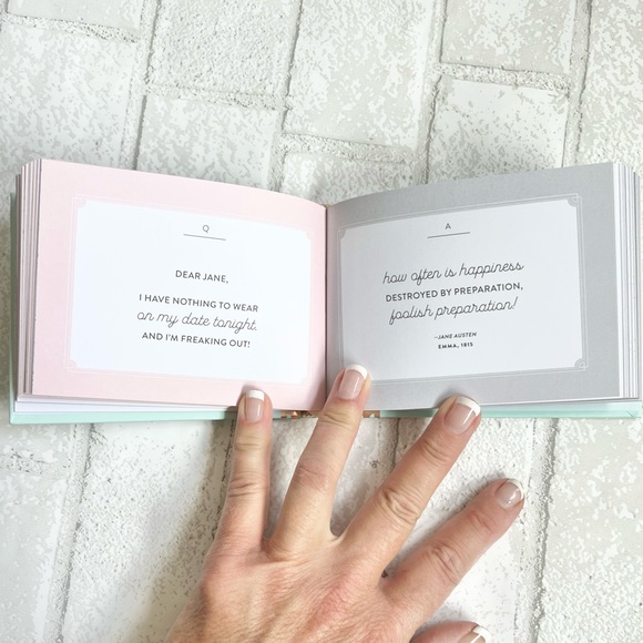 Jane Austen Quotes small book with famous quotes and advice from her books - Picture 7 of 8